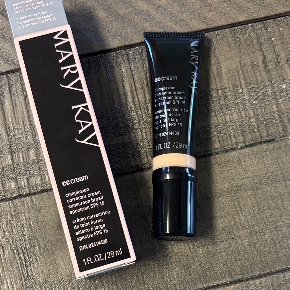 Mary Kay CC Cream with SPF 15 Color Very Light